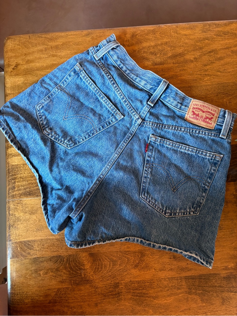 Levi Strauss High Waisted Mom Denim Shorts - Size 29 - Picture 2 of 4